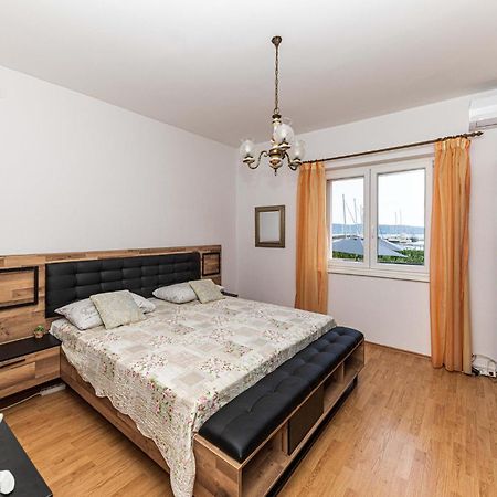 Gorgeous Home In Kastel Gomilica With Wifi คาชเตลา ภายนอก รูปภาพ