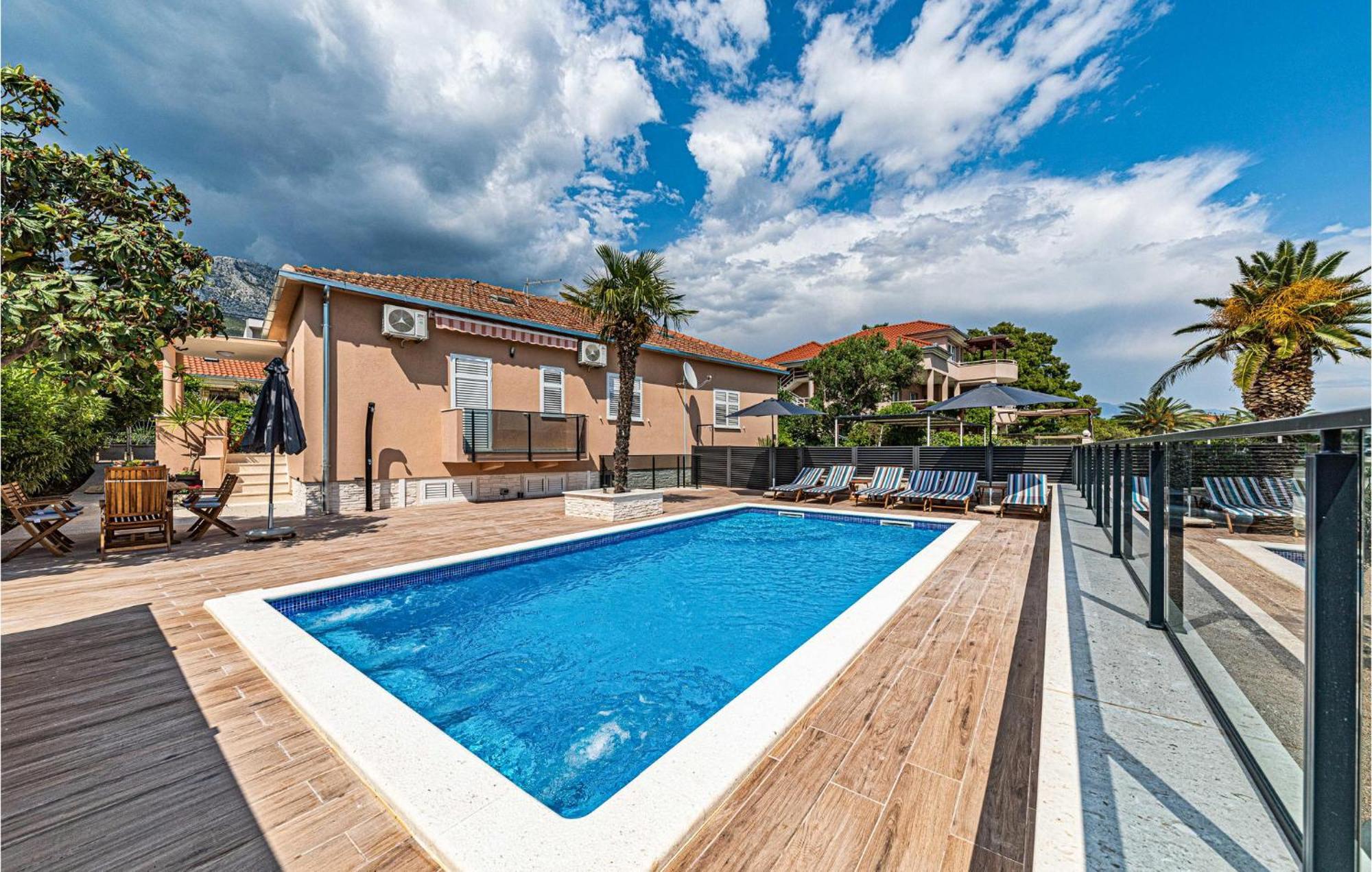 Gorgeous Home In Kastel Gomilica With Wifi คาชเตลา ภายนอก รูปภาพ