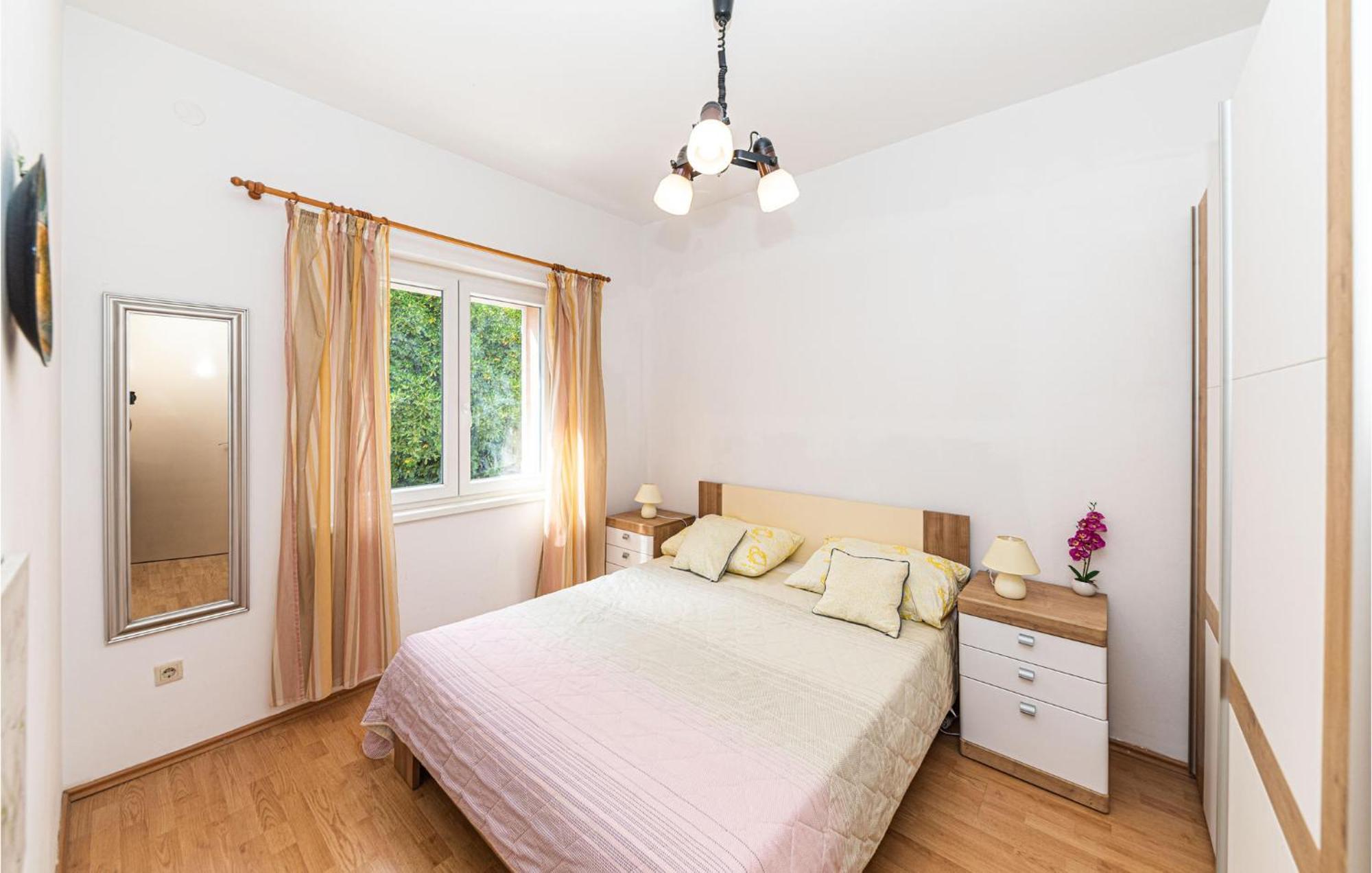 Gorgeous Home In Kastel Gomilica With Wifi คาชเตลา ภายนอก รูปภาพ